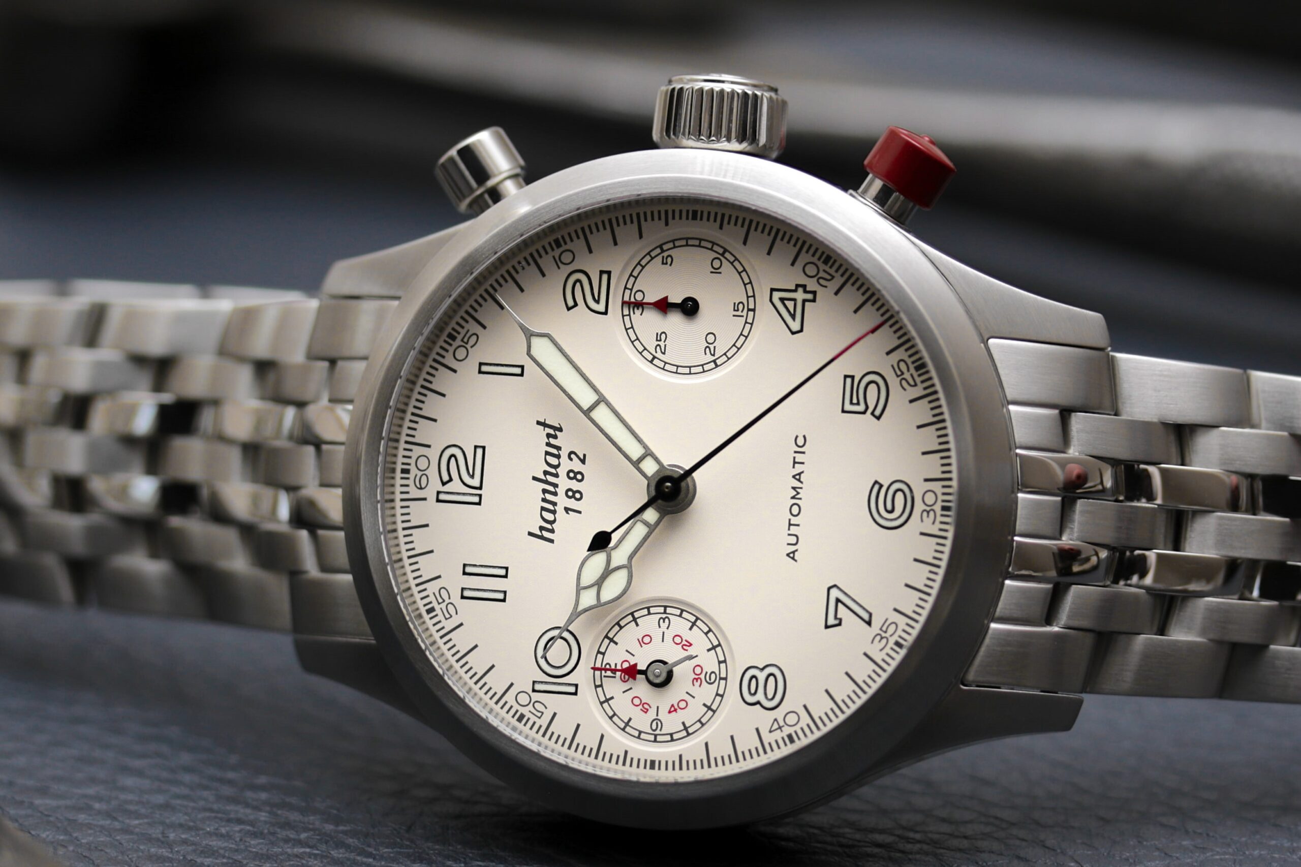 hanhart-pioneer-twindicator-flat-bezel-silver-metal-4