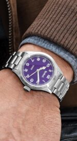 Preventor-HD12-Silk-Purple-Wrist1